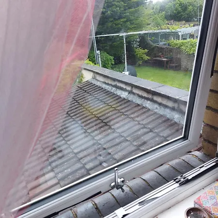 A Fully Furnished Studio 1 Min From Bus Station, 15 Min By Bus From The Centre